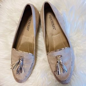Aerosoles Women's Beige Loafer size 9.5